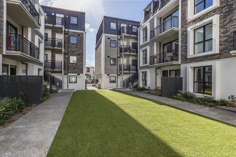 Photo of property in 2/11e Newtown Avenue, Newtown, Wellington, 6021