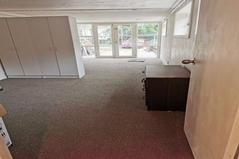 Photo of property in 16 Beeche Place, Birkdale, Auckland, 0626