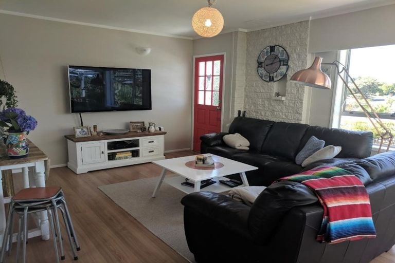 Photo of property in 2/24 Stredwick Drive, Torbay, Auckland, 0630