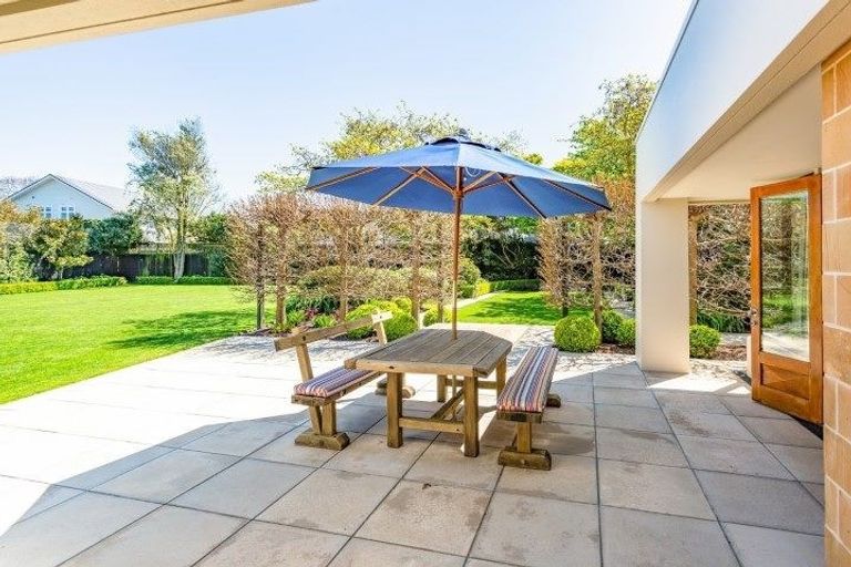 Photo of property in 22 Queens Avenue, Merivale, Christchurch, 8014