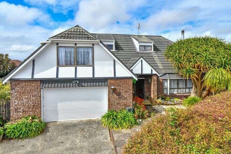 Photo of property in 17 Justamere Place, Weymouth, Auckland, 2103