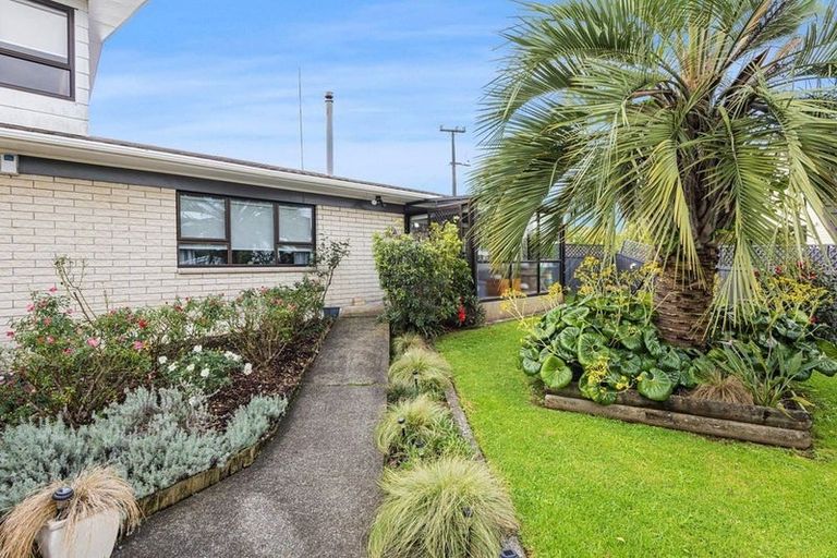 Photo of property in 1 Carr Street, Te Kamo, Whangarei, 0112