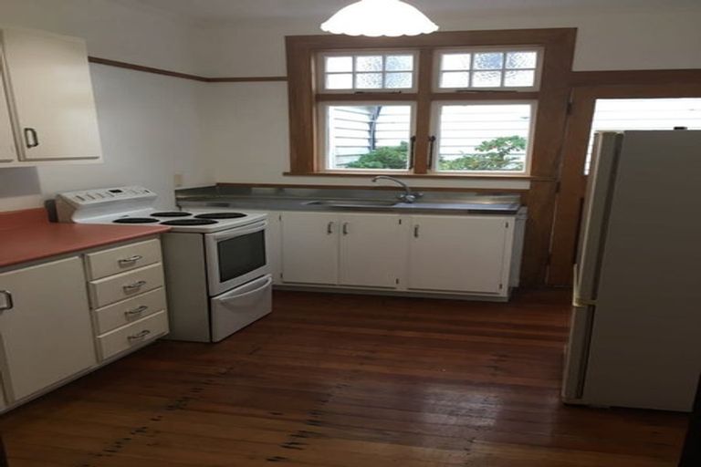 Photo of property in 27 Nottingham Street, Karori, Wellington, 6012