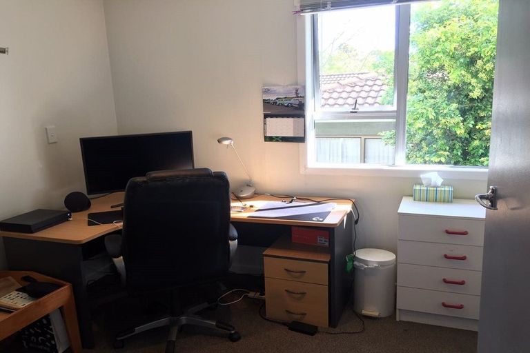 Photo of property in 26 Claverdon Drive, Massey, Auckland, 0614