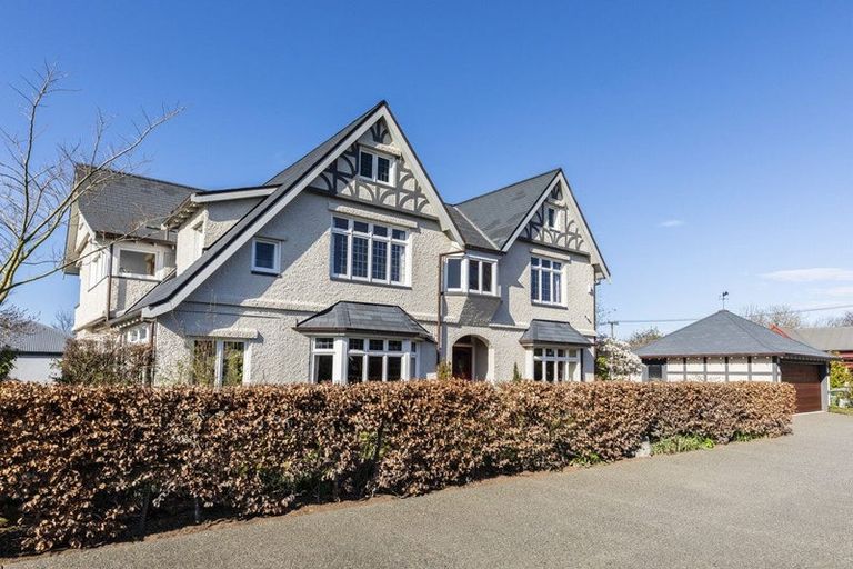 Photo of property in 39 Holly Road, St Albans, Christchurch, 8014