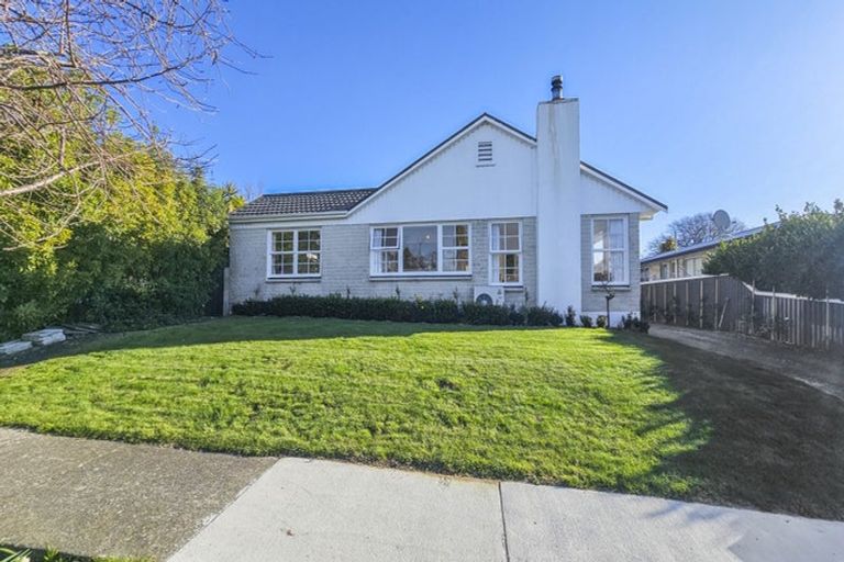Photo of property in 8 James Cook Street, Havelock North, 4130