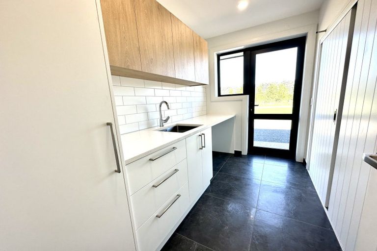 Photo of property in 33 Billy Way, West Plains, Invercargill, 9874