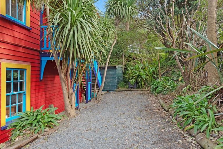 Photo of property in 13 Cave Road, Houghton Bay, Wellington, 6023