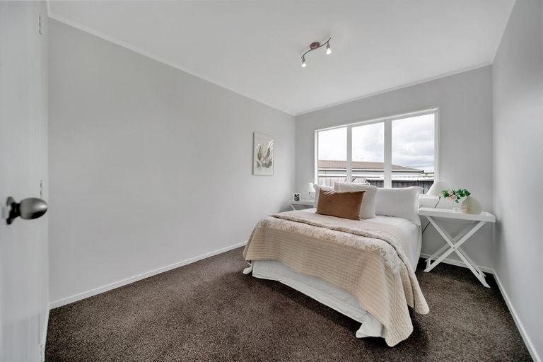 Photo of property in 60 De Quincey Terrace, Highland Park, Auckland, 2010