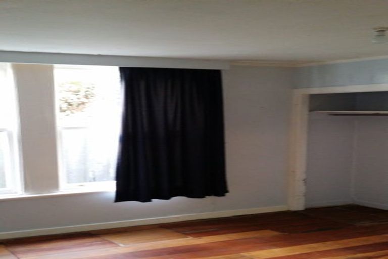 Photo of property in 48-50 Porritt Avenue, Mount Victoria, Wellington, 6011