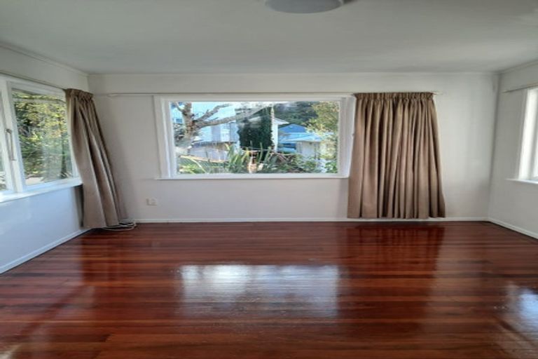 Photo of property in 107 Parkvale Road, Karori, Wellington, 6012