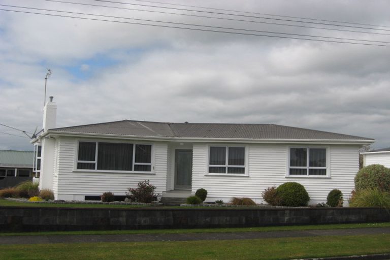 Photo of property in 1 Elm Grove, Westown, New Plymouth, 4310