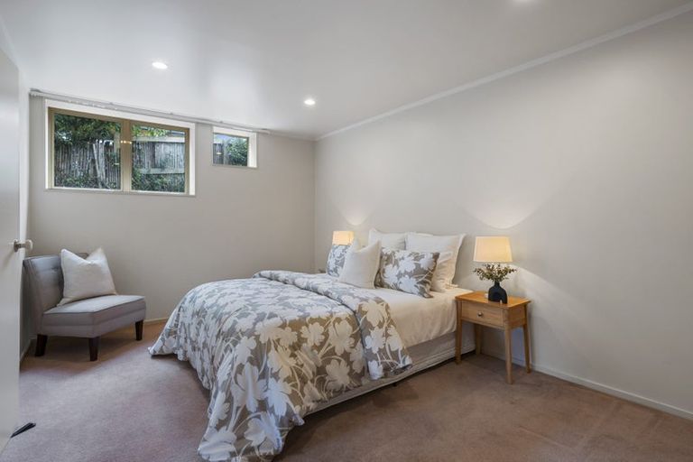 Photo of property in 2/20 Compton Street, Hillcrest, Auckland, 0627