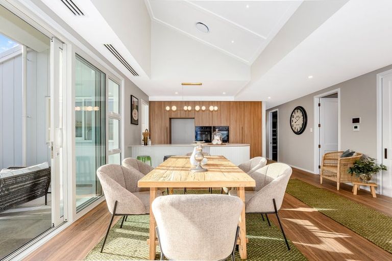 Photo of property in 28 Te Hoiere Street, Aotea, Porirua, 5024