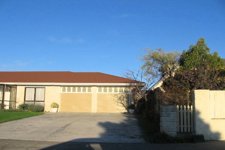 Photo of property in 111 John F Kennedy Drive, Milson, Palmerston North, 4414