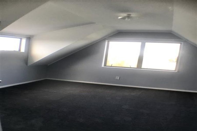 Photo of property in 1/36 Cyclarama Crescent, Massey, Auckland, 0614