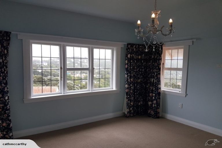 Photo of property in 17 Saint Michaels Crescent, Kelburn, Wellington, 6012