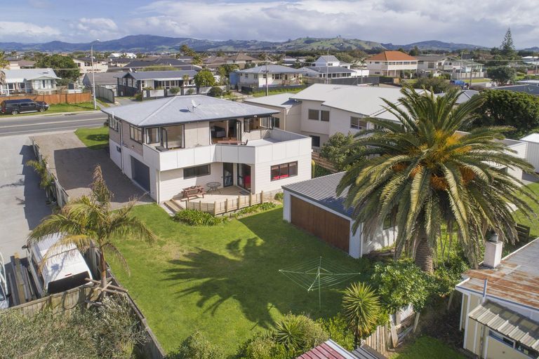 Photo of property in 1119 Papamoa Beach Road, Papamoa Beach, Papamoa, 3118