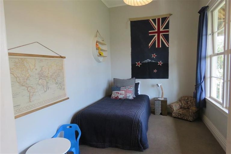 Photo of property in 35 Belt Road, Moturoa, New Plymouth, 4310