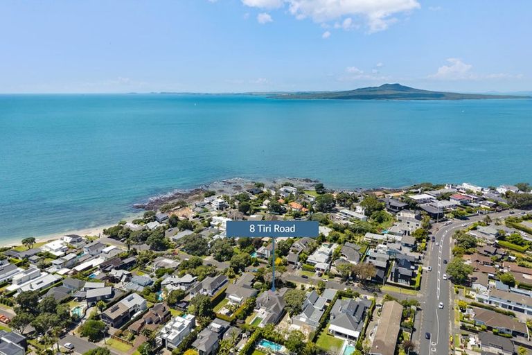 Photo of property in 8 Tiri Road, Milford, Auckland, 0620