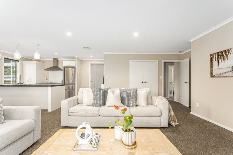 Photo of property in 15 Banks Boulevard, Whitby, Porirua, 5024