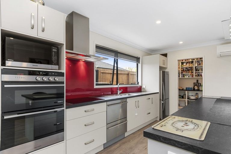 Photo of property in 141 Oteki Park Drive, Welcome Bay, Tauranga, 3112