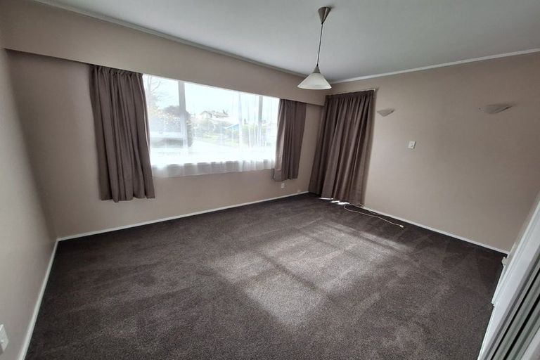 Photo of property in 49 Butterworth Drive, Glendene, Auckland, 0602