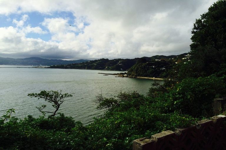 Photo of property in 2a Rangiuru Road, Mahina Bay, Lower Hutt, 5013