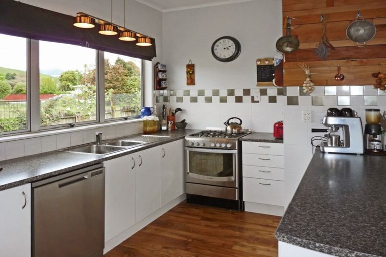 Photo of property in 85 Whitby Road, Wakefield, 7025