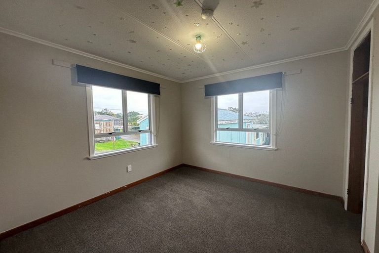 Photo of property in 28 High Street West, Waitara, 4320