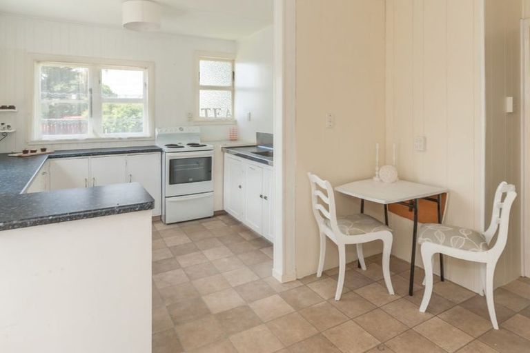 Photo of property in 17 Russell Street, Foxton, 4814