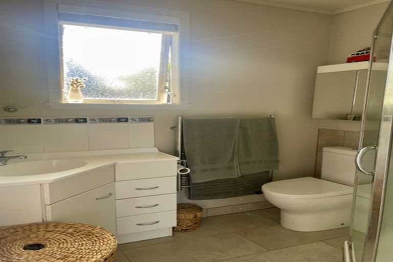 Photo of property in 9 Ross Crescent, Orewa, 0931