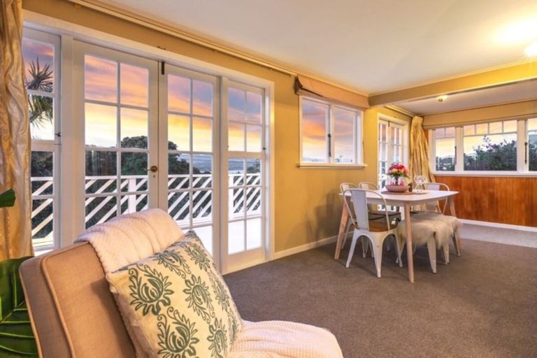 Photo of property in 128 Paremata Road, Paremata, Porirua, 5024