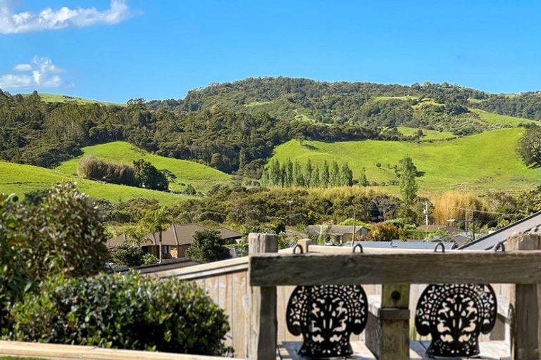 Photo of property in 12 Fendalton Place, Hatfields Beach, Orewa, 0931