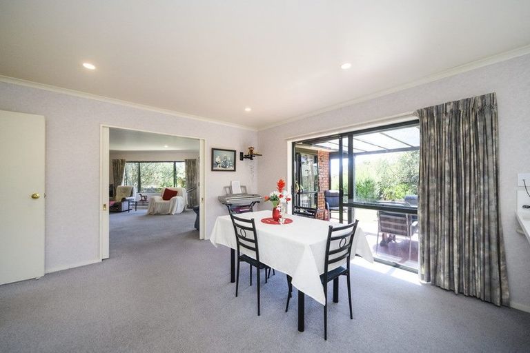 Photo of property in 97 Summerhill Drive, Fitzherbert, Palmerston North, 4410