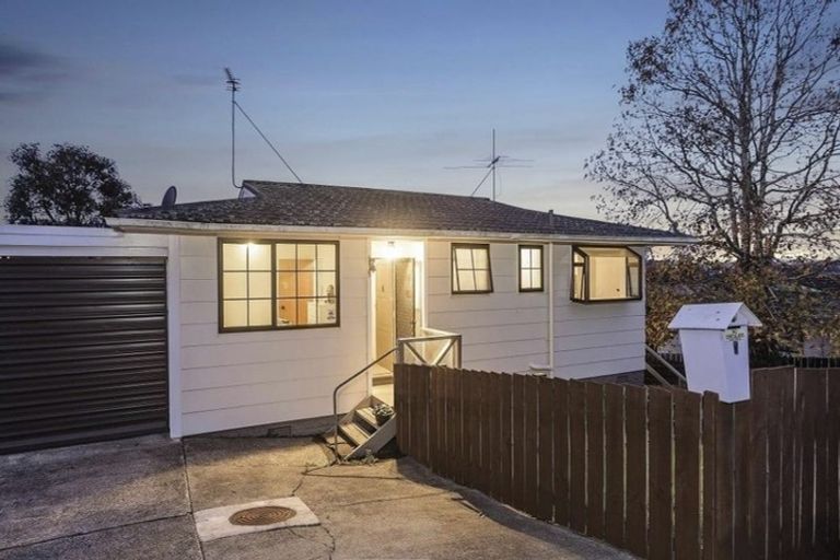 Photo of property in 5 Denarius Lane, Glendene, Auckland, 0602