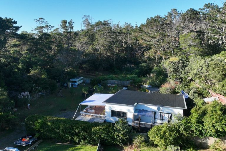 Photo of property in 106 Komiti Road, Tinopai, Matakohe, 0593