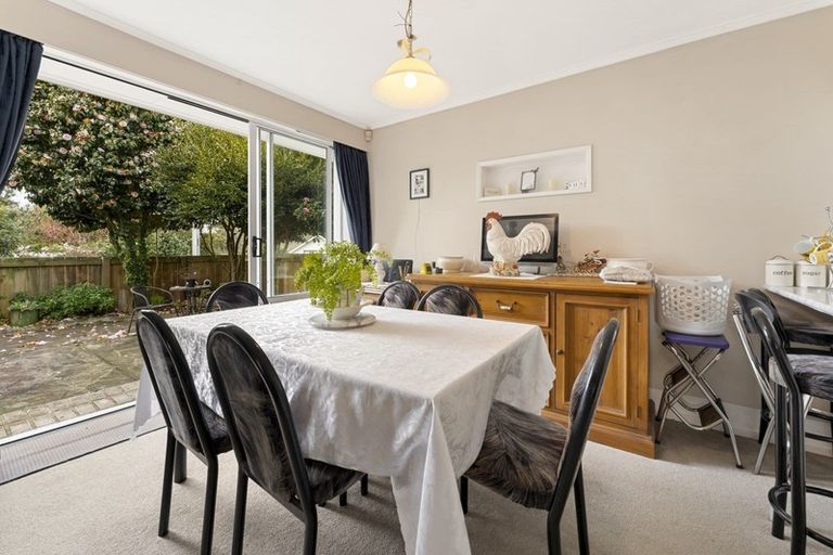 Photo of property in 335f Devon Street West, New Plymouth, 4310