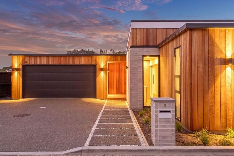 Photo of property in 3 Betty Roberts Lane, Cracroft, Christchurch, 8022