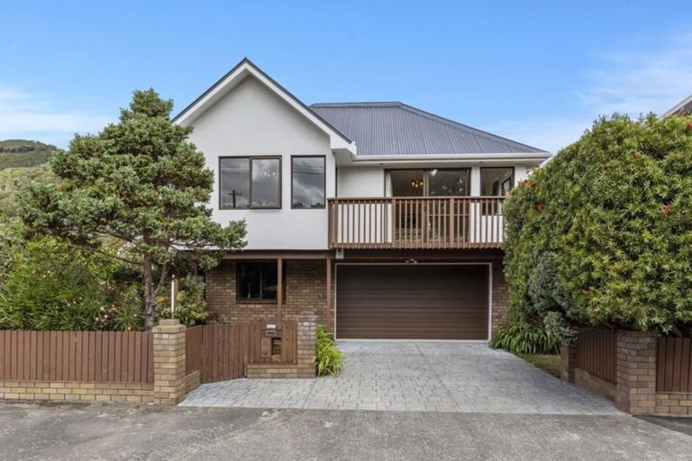 Photo of property in 21 Karamu Street, Eastbourne, Lower Hutt, 5013