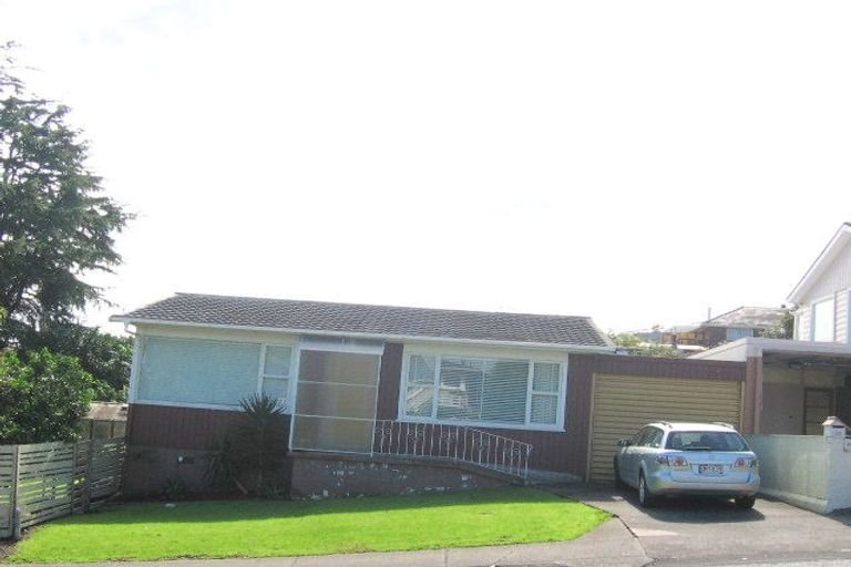 Photo of property in 32a Reeves Road, Pakuranga, Auckland, 2010