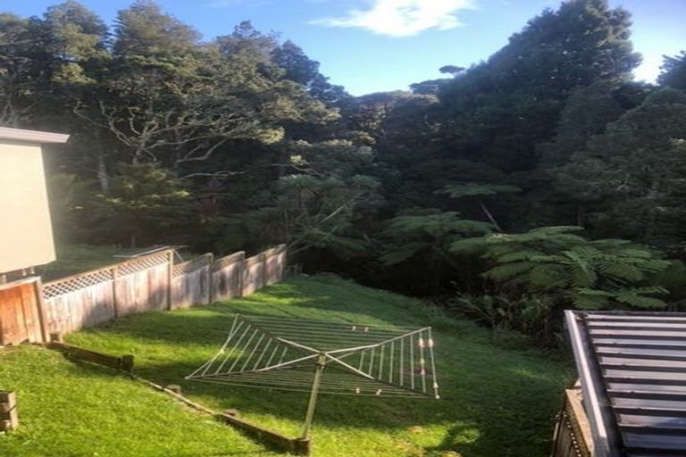 Photo of property in 2/26 Waratah Street, Birkenhead, Auckland, 0626