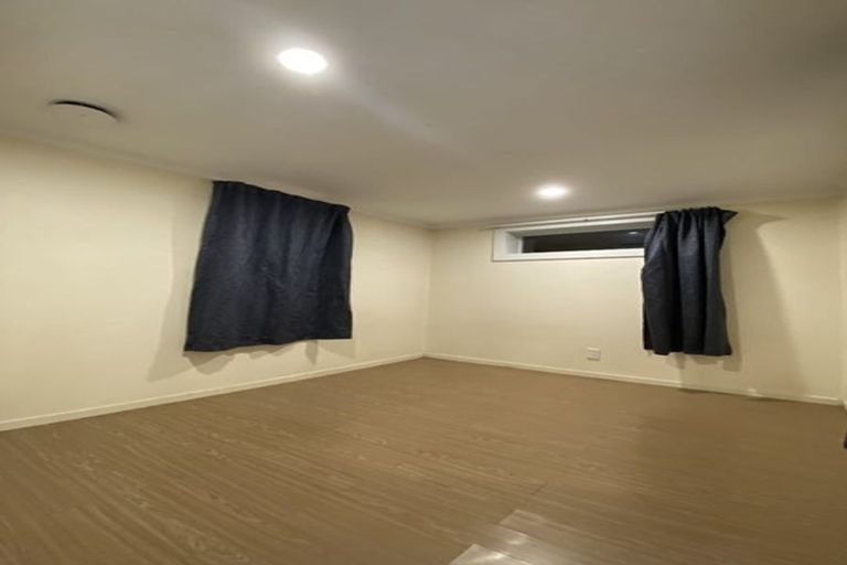 Photo of property in 1/288 East Coast Road, Forrest Hill, Auckland, 0620