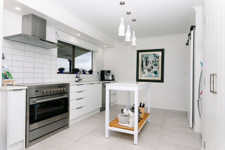 Photo of property in 77120a State Highway 2, Dannevirke, 4977