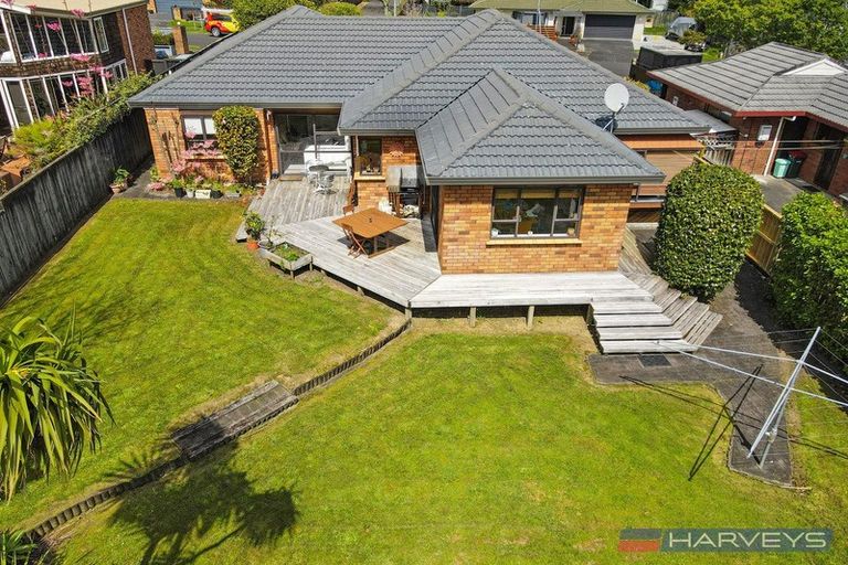 Photo of property in 28 Lemonwood Place, The Gardens, Auckland, 2105