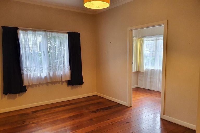 Photo of property in 34b Newington Road, Henderson, Auckland, 0612
