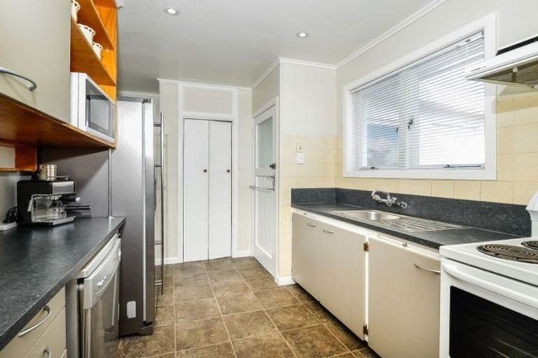 Photo of property in 420 Old Te Atatu Road, Te Atatu Peninsula, Auckland, 0610