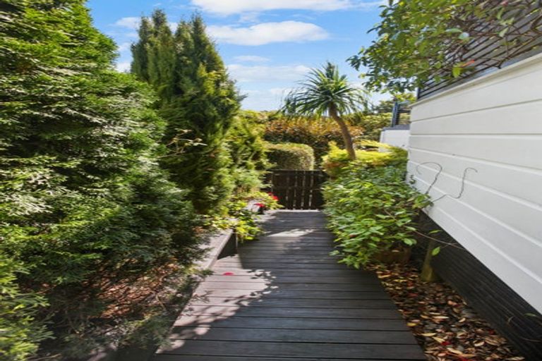 Photo of property in 2/58 Drake Street, Howick, Auckland, 2014