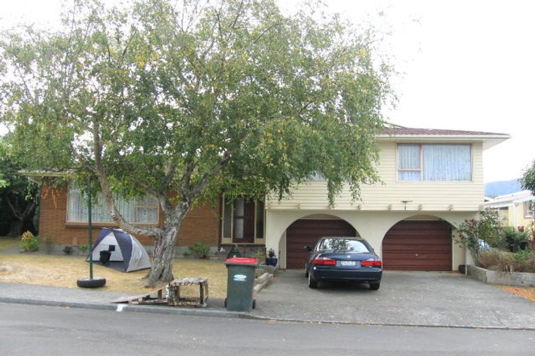 Photo of property in 6 Toledo Grove, Totara Park, Upper Hutt, 5018