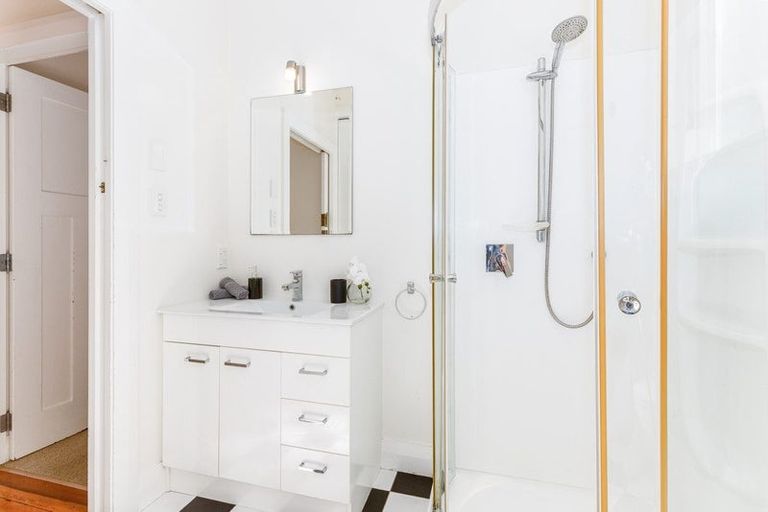 Photo of property in 94 Eden Street, Island Bay, Wellington, 6023